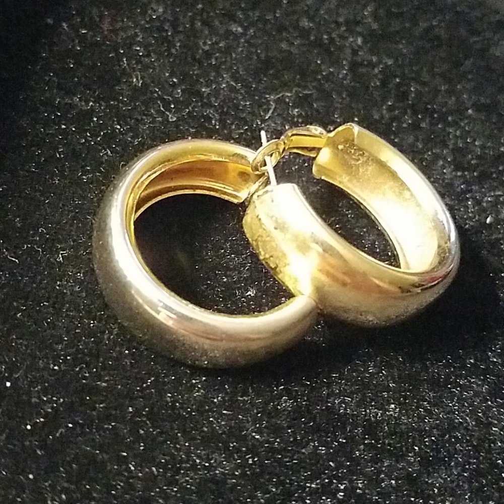 1980s Vintage Thick Gold Tone Hoop Earrings 1.25"